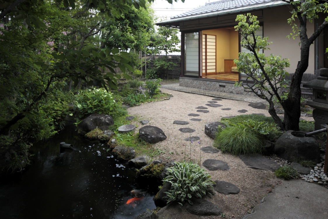 Front garden   Front garden